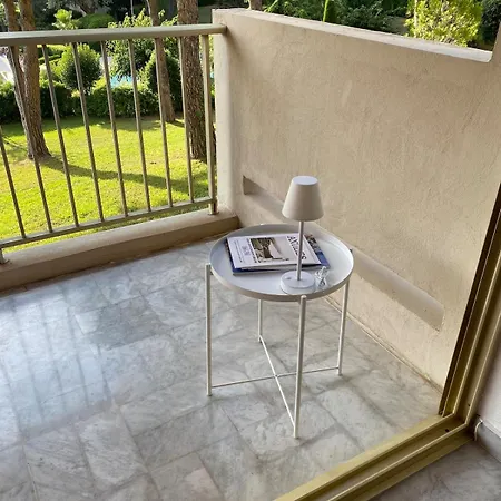 Cosy In Juan-les-pins *